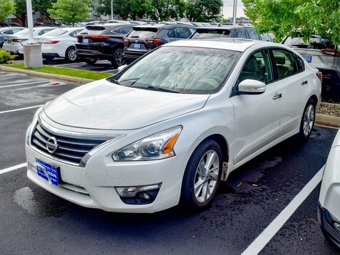 Used 2013 Nissan Altima 2.5 SL w/ 2.5 Moonroof Pkg FWD image 1