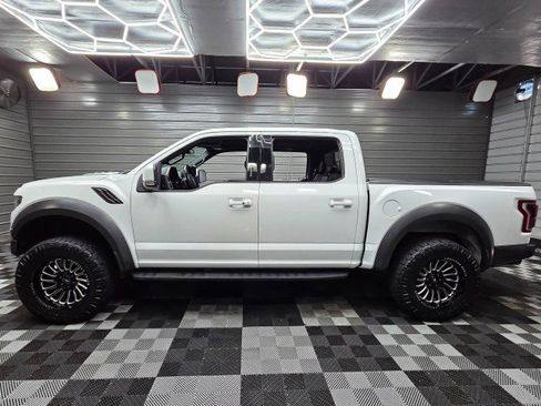 Used 2019 Ford F150 Raptor w/ Equipment Group 802A Luxury AWD/4WD image 9