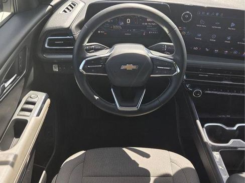 Certified 2026 Chevrolet Traverse LT w/ Driver Confidence Package FWD image 15