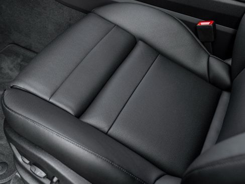 Certified 2025 Porsche Cayenne image 20