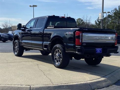 Used 2025 Ford F250 Platinum w/ Platinum Plus Package image 4