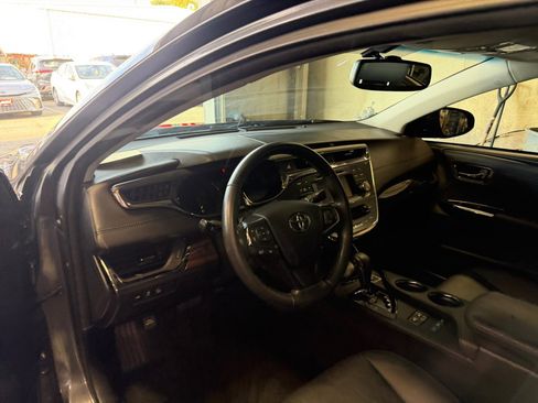 Used 2013 Toyota Avalon XLE Touring FWD image 34
