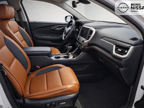 Used 2017 GMC Acadia SLT AWD/4WD image 10
