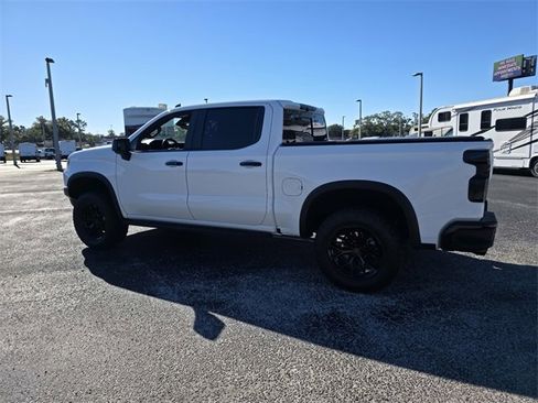 Used 2023 Chevrolet Silverado 1500 ZR2 w/ Technology Package image 7
