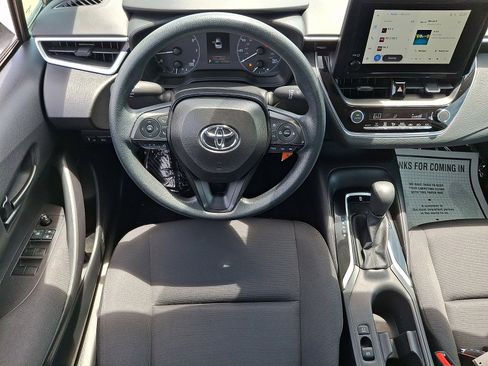 Used 2025 Toyota Corolla LE FWD image 11