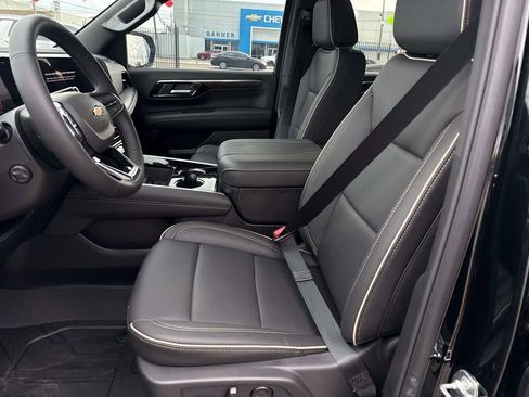 New 2026 Chevrolet Suburban Premier image 16