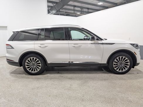 Used 2021 Lincoln Aviator Reserve w/ Elements Package Plus AWD/4WD image 2