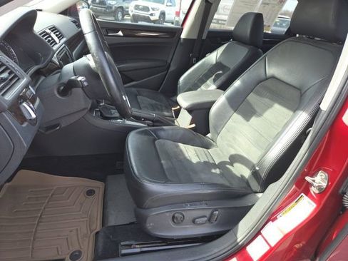 Used 2015 Volkswagen Passat TDI SEL Premium image 9