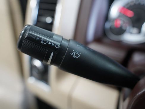 Used 2015 RAM 1500 Laramie w/ Convenience Group image 16