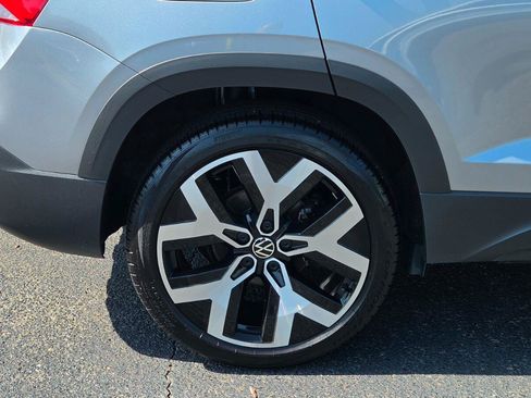 Used 2023 Volkswagen Taos SEL AWD/4WD image 15