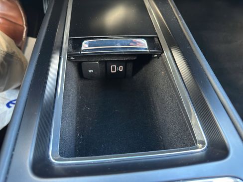 Used 2025 Lincoln Corsair Premiere image 19