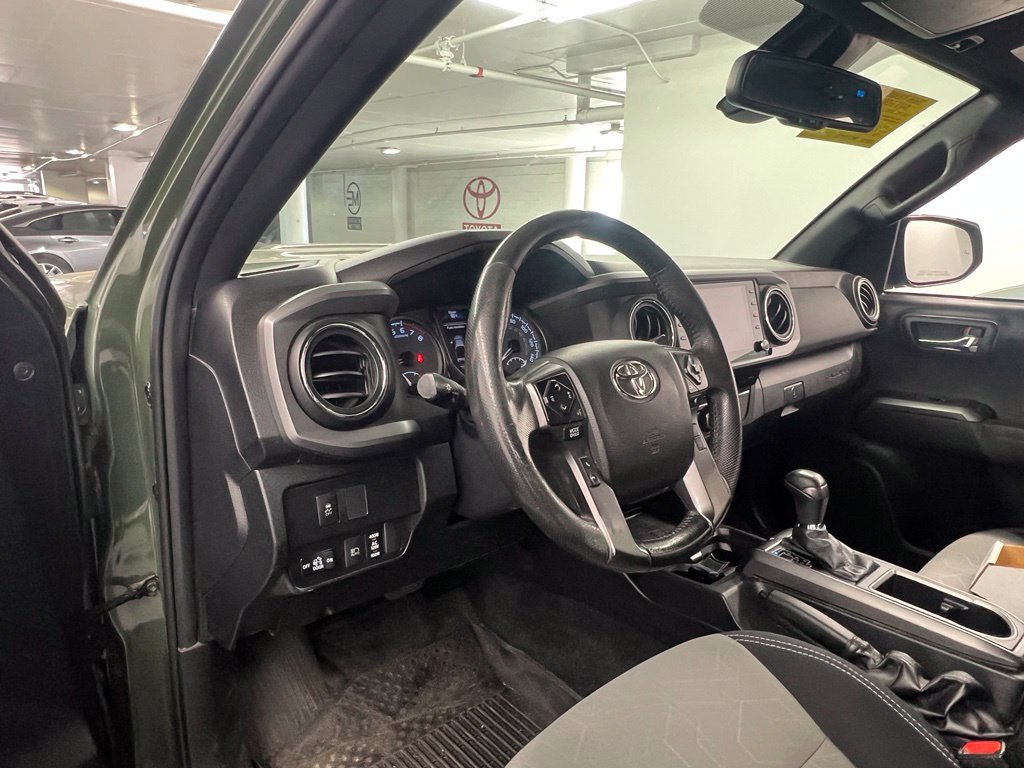Used 2021 Toyota Tacoma TRD Sport w/ Technology Package RWD image 10