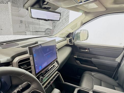 Used 2023 Toyota Tundra Limited image 6