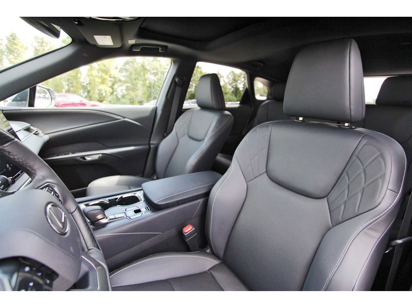 Used 2025 Lexus RX 350 Premium w/ Convenience Package FWD image 11