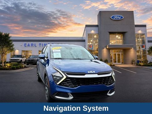 Used 2023 Kia Sportage EX FWD image 2