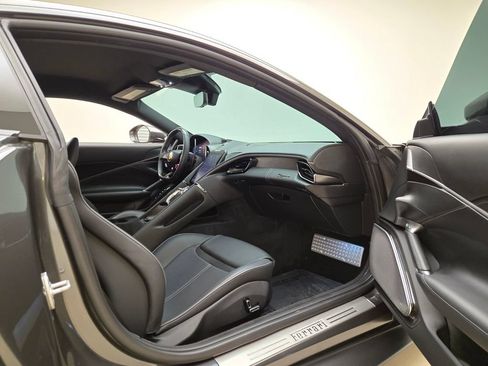 Used 2022 Ferrari Roma RWD image 25