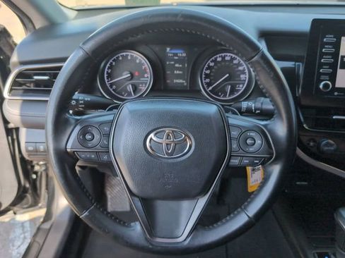 Used 2022 Toyota Camry SE w/ Carpet Mat Package (TMS) FWD image 11