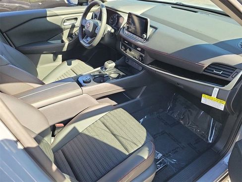 New 2026 Nissan Rogue SV image 10