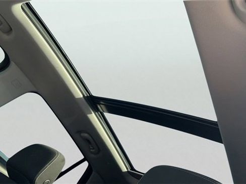 Used 2022 GMC Terrain SLE w/ Driver Convenience Package image 17