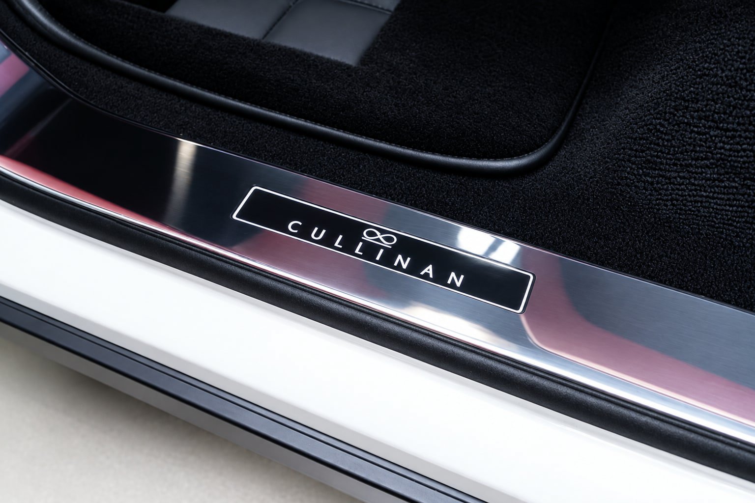 Used 2023 Rolls-Royce Cullinan Black Badge AWD/4WD image 39
