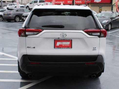 Certified 2021 Toyota RAV4 LE AWD/4WD image 6