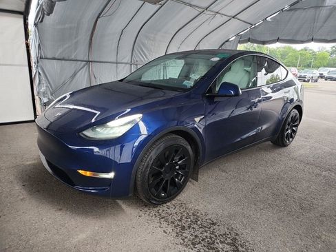 Used 2021 Tesla Model Y Long Range AWD/4WD image 1