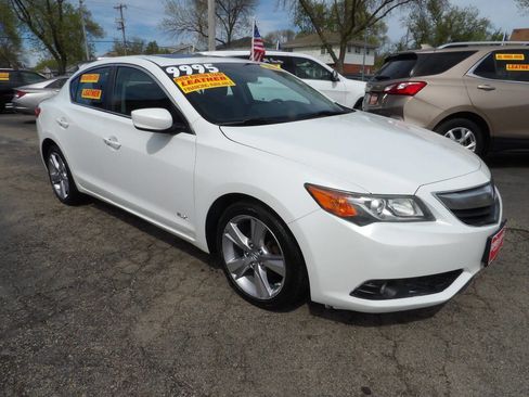 Used 2014 Acura ILX w/ Technology Package FWD image 3