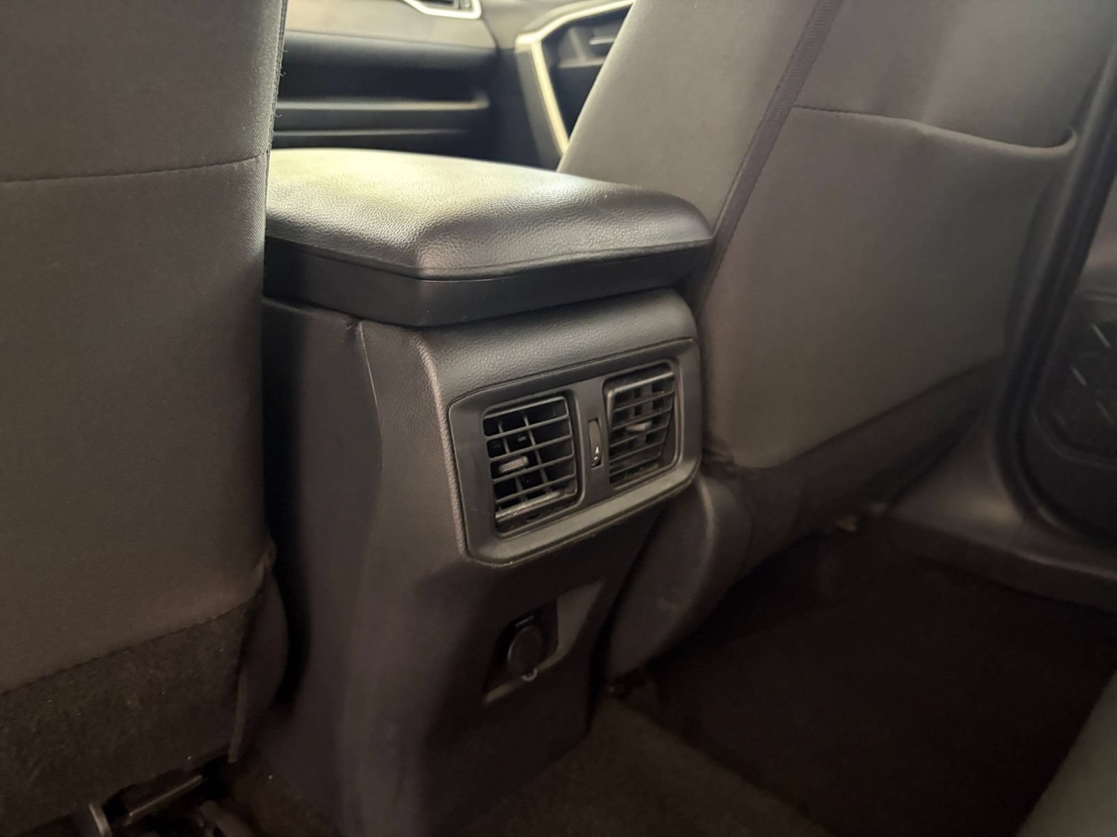 Used 2024 Toyota RAV4 LE AWD/4WD image 22