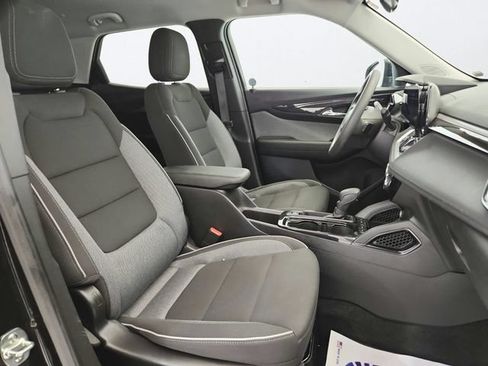 Used 2025 Chevrolet TrailBlazer LT AWD/4WD image 26
