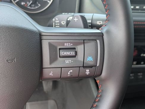 Used 2025 Nissan Rogue SV AWD/4WD image 19