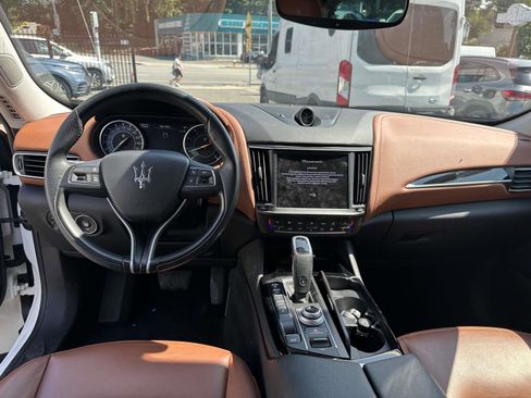 Used 2021 Maserati Levante image 20