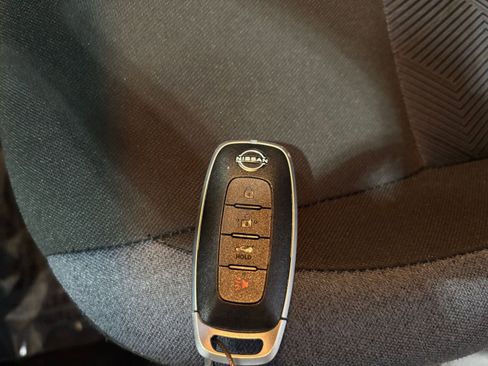 Used 2025 Nissan Versa SV image 21