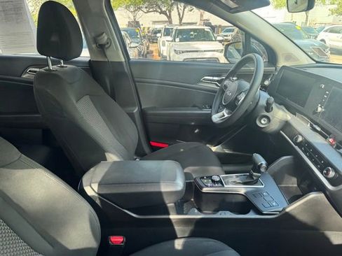 Certified 2023 Kia Sportage LX image 8