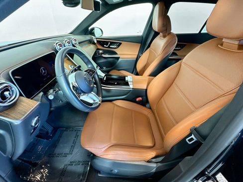 Used 2025 Mercedes-Benz GLC 350e 4MATIC image 19