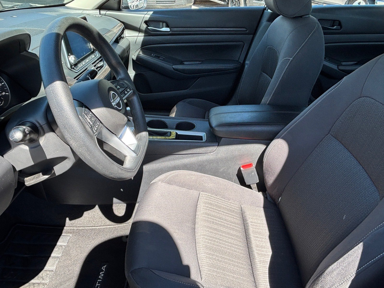 Used 2025 Nissan Altima 2.5 SV FWD image 20