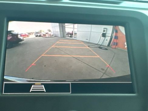 Used 2023 Chevrolet Equinox LT FWD image 34