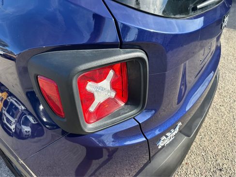 Used 2017 Jeep Renegade Sport w/ Power & Air Group image 21