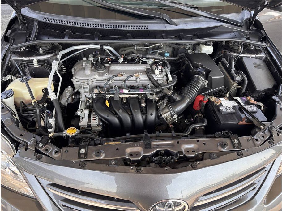 Used 2013 Toyota Corolla LE FWD image 17