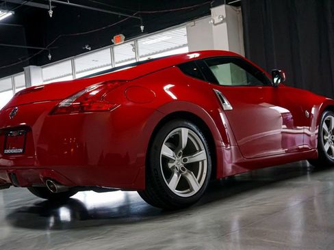 Used 2010 Nissan 370Z Touring image 6