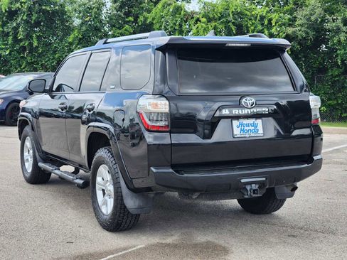 Used 2021 Toyota 4Runner SR5 RWD image 5