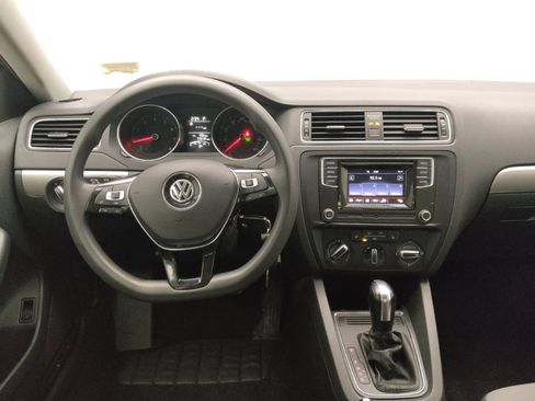 Used 2017 Volkswagen Jetta S w/ Jetta S Cold Weather Package FWD image 22