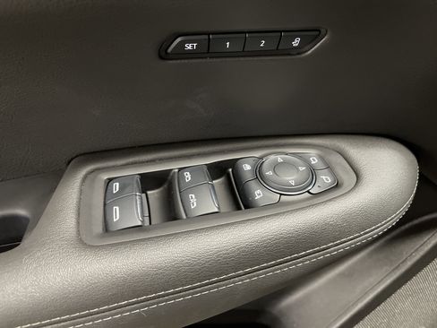 Used 2025 Cadillac XT6 Premium Luxury image 9