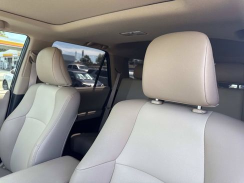 Used 2022 Toyota 4Runner SR5 Premium w/ Moonroof Package RWD image 24