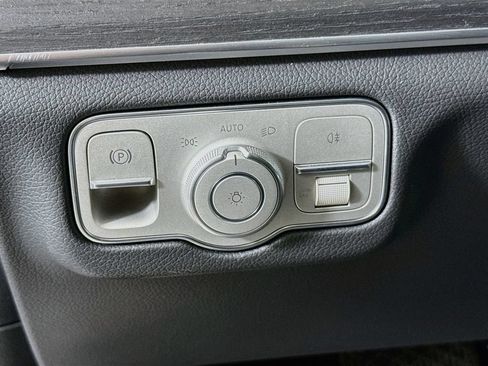 Used 2025 Mercedes-Benz GLE 450 4MATIC image 10