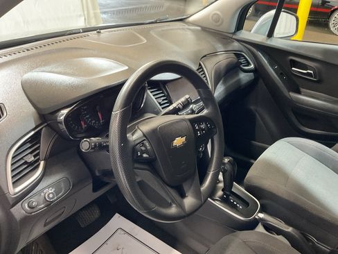 Used 2020 Chevrolet Trax LS w/ Tint and Cruise Package FWD image 18