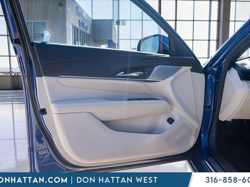 Used 2023 Cadillac CT4 Premium Luxury RWD image 19
