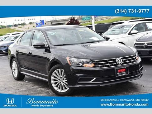 Used 2017 Volkswagen Passat 1.8T SE FWD image 1