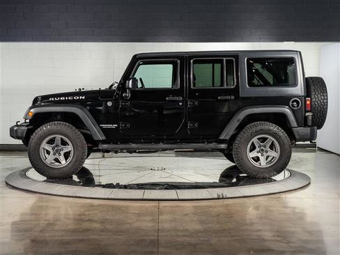 Used 2015 Jeep Wrangler Unlimited Rubicon w/ Connectivity Group image 2