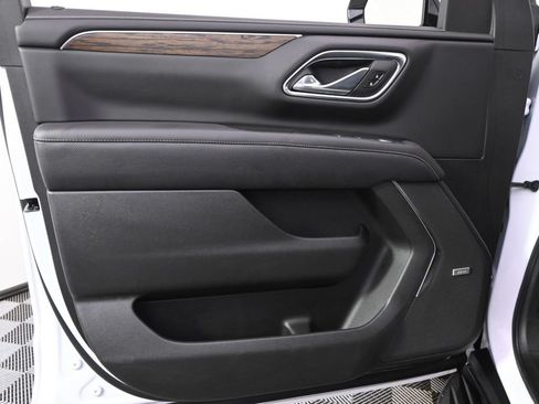 Used 2023 Chevrolet Tahoe Premier AWD/4WD image 23