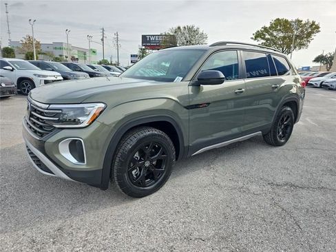 New 2026 Volkswagen Atlas Peak Edition image 8